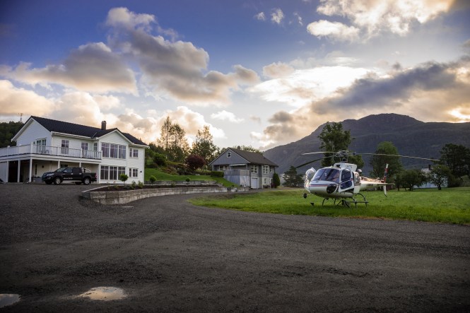 A quick pitstop at my family's place where I grew up due to bad weather at the destination.